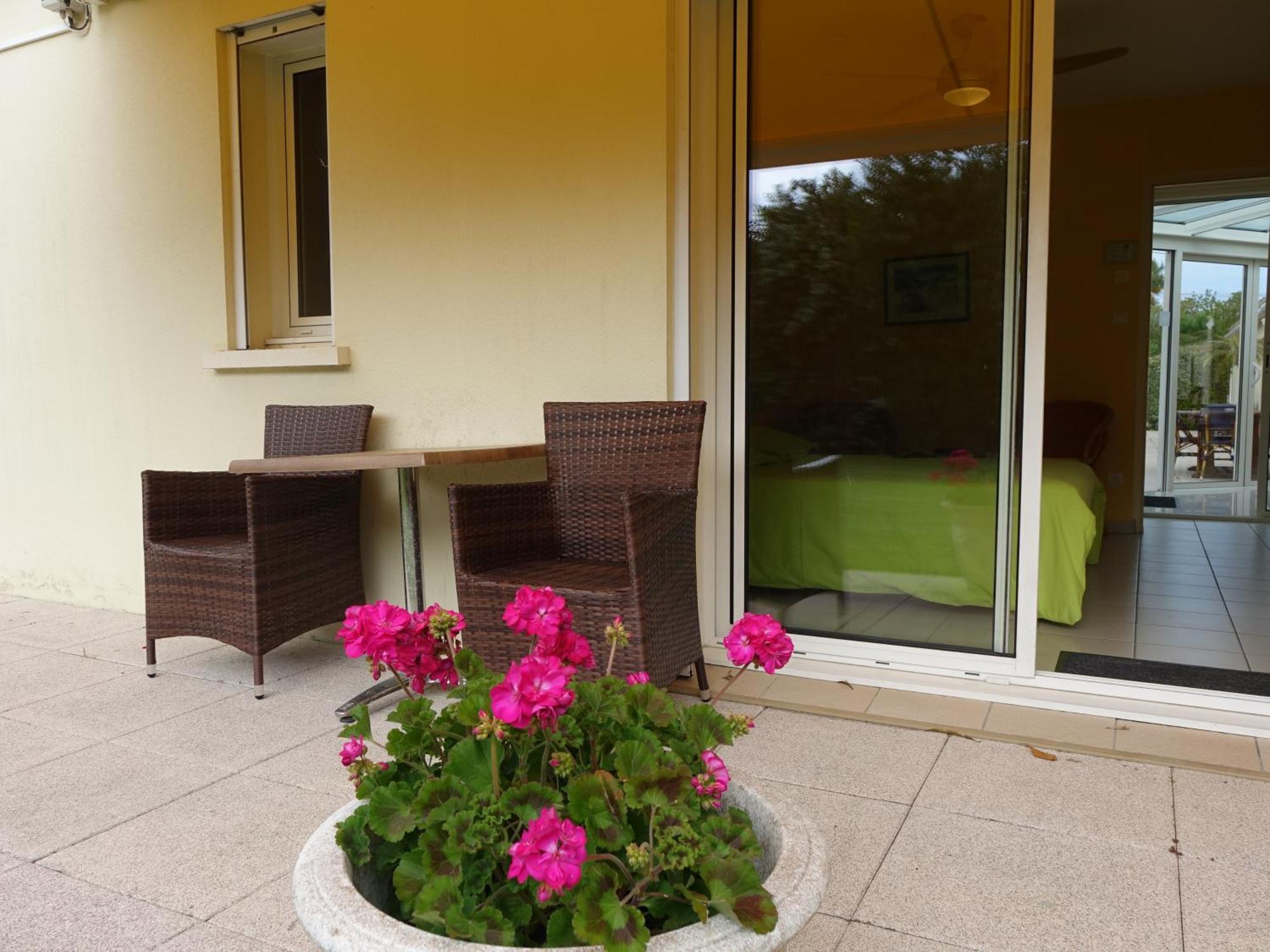 Locatlantique Bed and Breakfast Aytré Exteriör bild