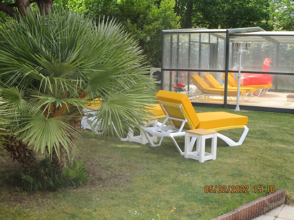 Locatlantique Bed and Breakfast Aytré Exteriör bild