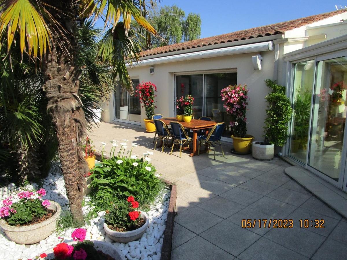 Locatlantique Bed and Breakfast Aytré Exteriör bild